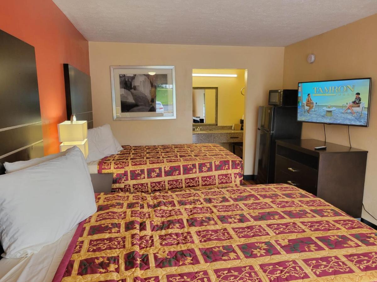 Hotel Country Hearth &